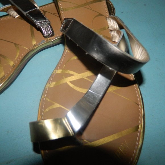 Sam & Libby Gold & Silver Toe Sandal Size 6.5 - Picture 2 of 5